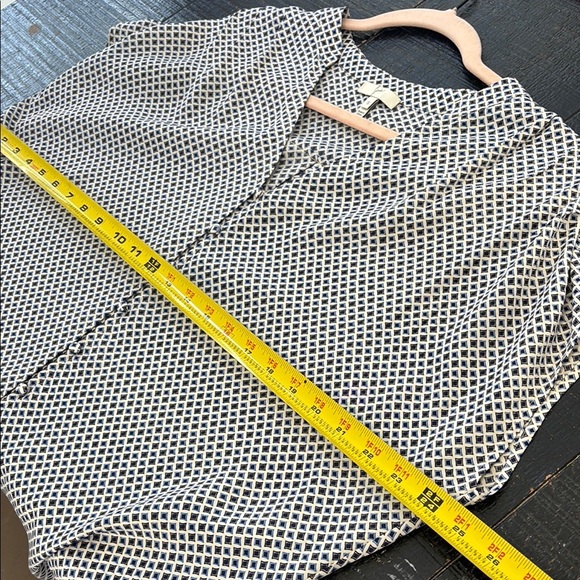 Joie Baxter Blue Black Diamond Print 100% Silk Tie Waist Blouse Size Small - Picture 9 of 11